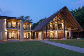Отель Buckler's Africa Lodge by BON Hotels  Коматипорте